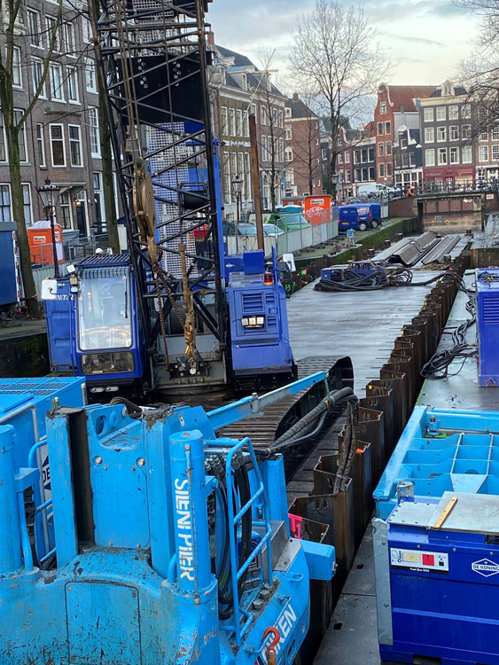 drukken stalen damwand gracht inbrengtechniek